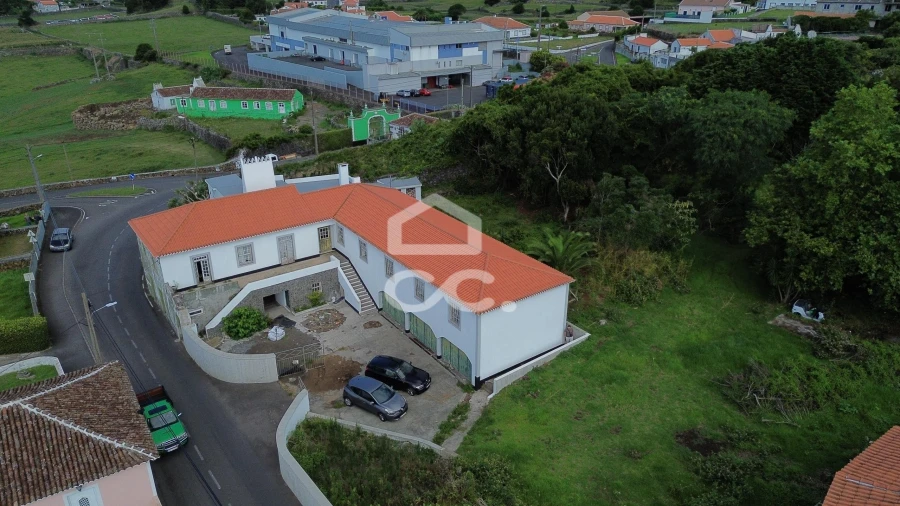 Moradia T7 para Venda em São Mateus da Calheta Foto 2