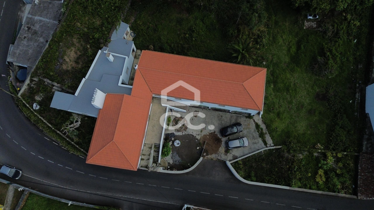 Moradia T7 para Venda em São Mateus da Calheta Foto 25