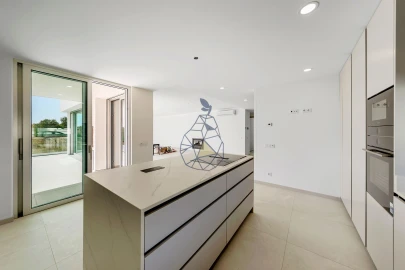 Moradia T4 para Venda em Estômbar e Parchal