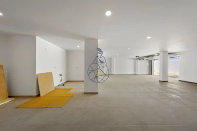 Moradia T4 para Venda em Estômbar e Parchal