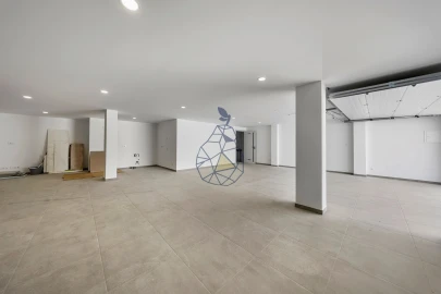 Moradia T4 para Venda em Estômbar e Parchal