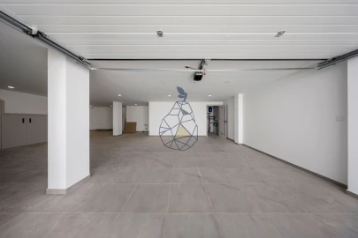 Moradia T4 para Venda em Estômbar e Parchal