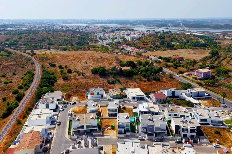Moradia T4 para Venda em Estômbar e Parchal Foto 73