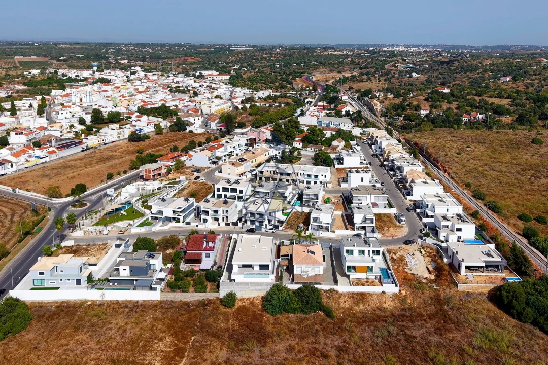 Moradia T4 para Venda em Estômbar e Parchal Foto 77