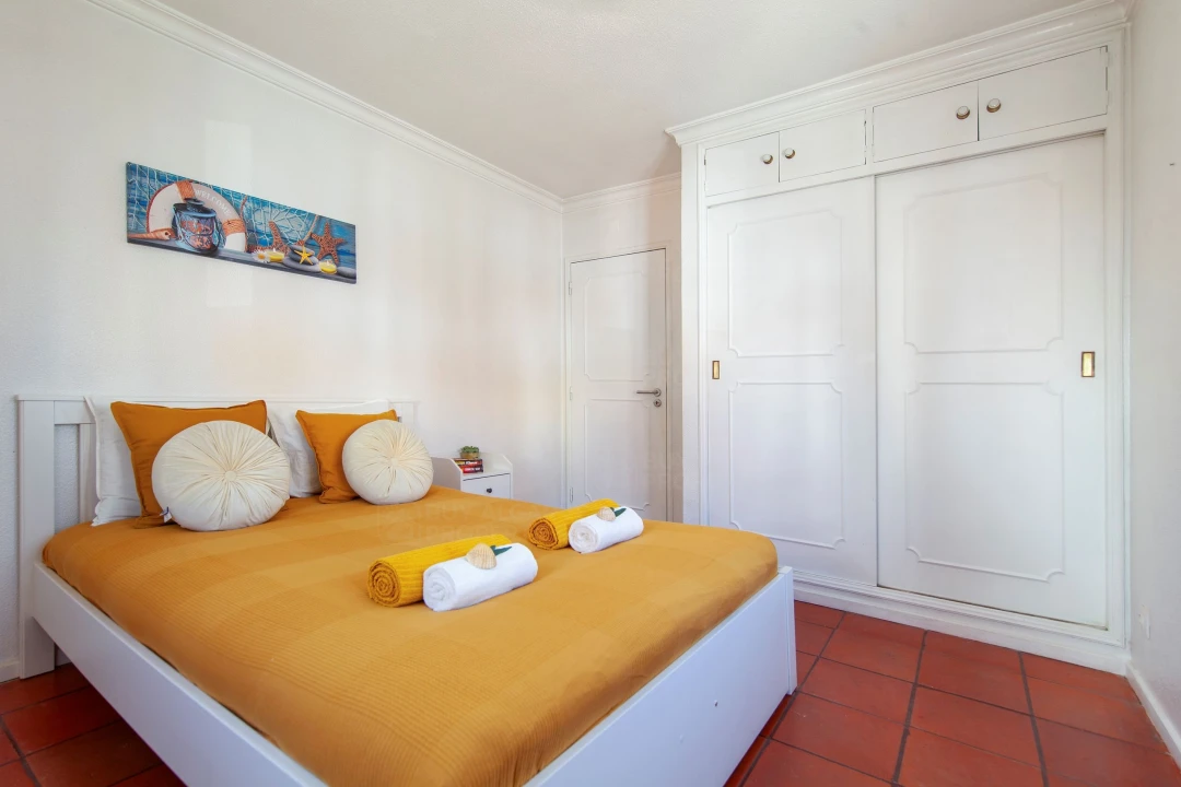 Apartamento T1 para Venda em Quarteira Foto 6