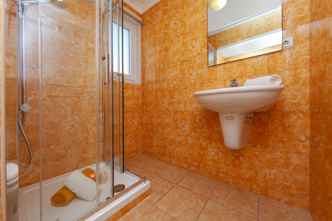 Apartamento T1 para Venda em Quarteira Foto 11