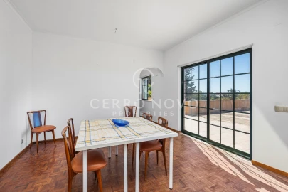 Moradia T5 para Venda em Albufeira e Olhos de Água