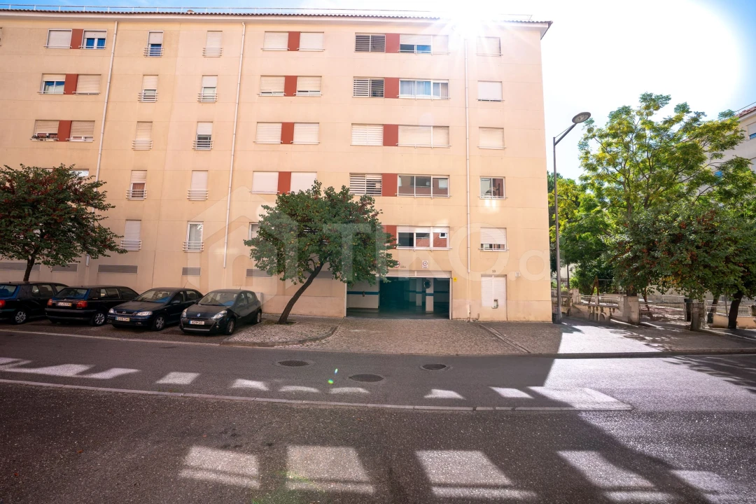 Apartamento T2 para Arrendamento em Lumiar Foto 28