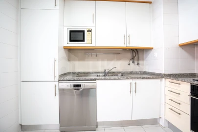 Apartamento T2 para Arrendamento em Lumiar