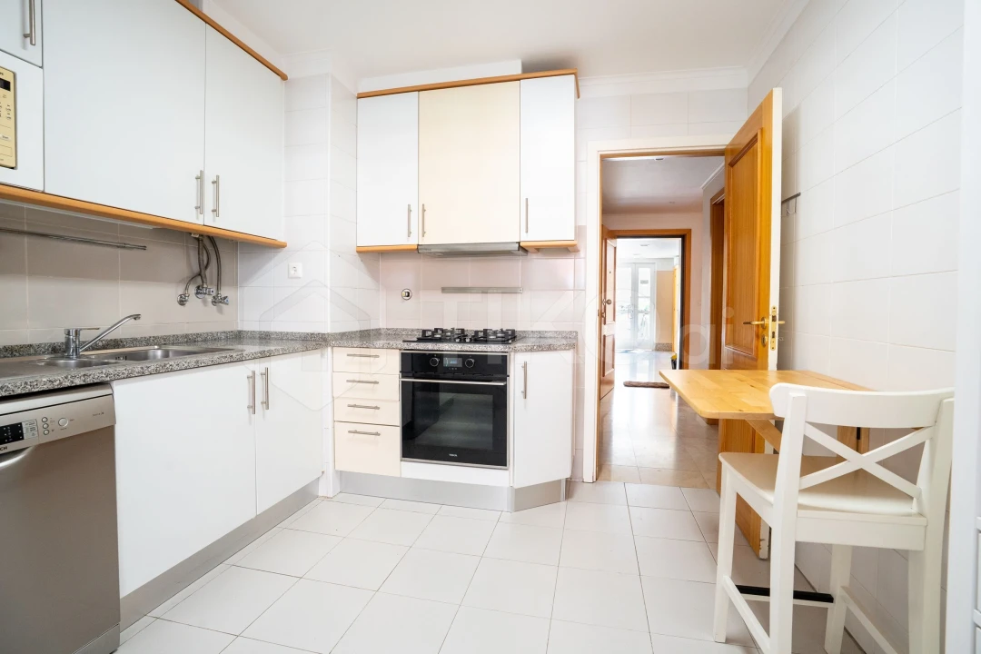 Apartamento T2 para Arrendamento em Lumiar Foto 20