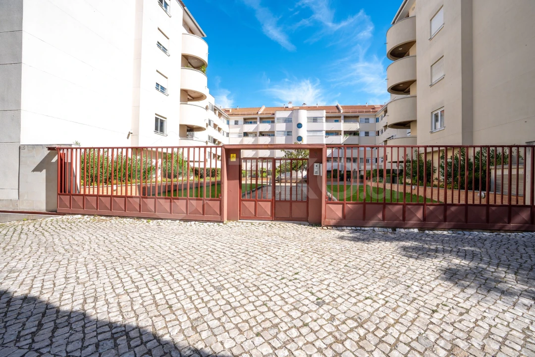 Apartamento T2 para Arrendamento em Lumiar Foto 25