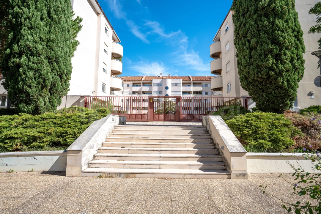 Apartamento T2 para Arrendamento em Lumiar Foto 26