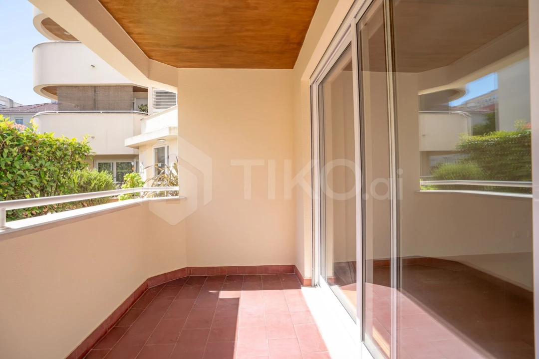 Apartamento T2 para Arrendamento em Lumiar Foto 4