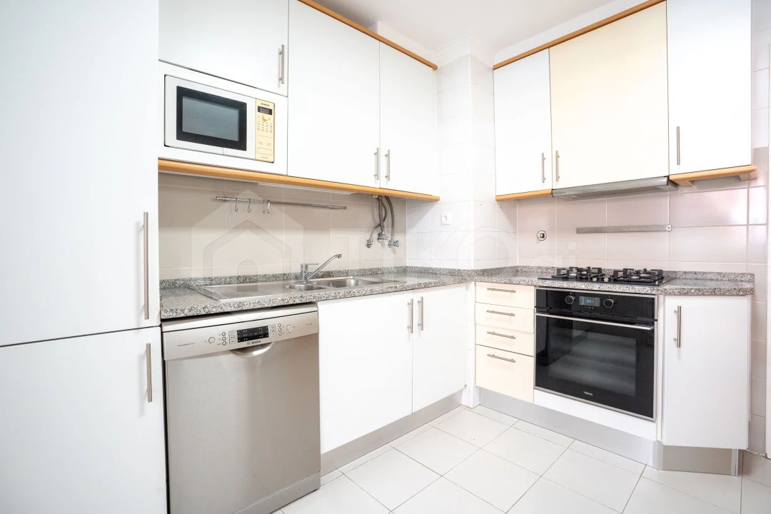 Apartamento T2 para Arrendamento em Lumiar Foto 21