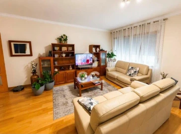 Apartamento T3 para Arrendamento em Camarate, Unhos e Apelação