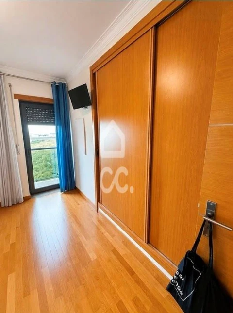 Apartamento T3 para Arrendamento em Camarate, Unhos e Apelação