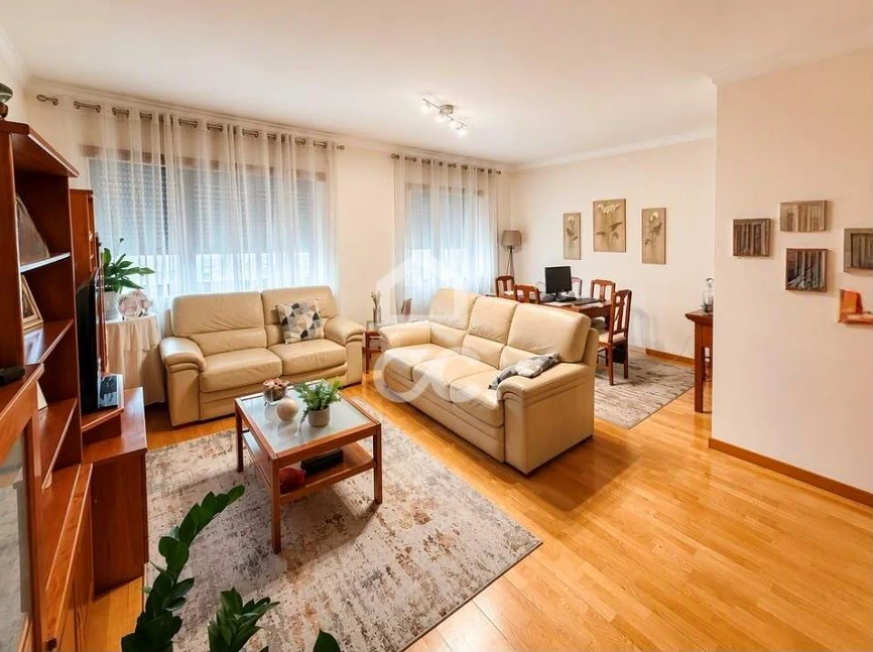 Apartamento T3 para Arrendamento em Camarate, Unhos e Apelação Foto 1