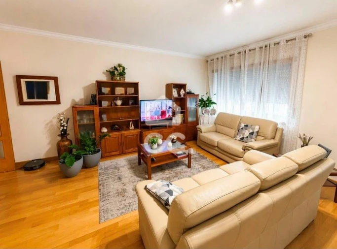 Apartamento T3 para Arrendamento em Camarate, Unhos e Apelação Foto 2