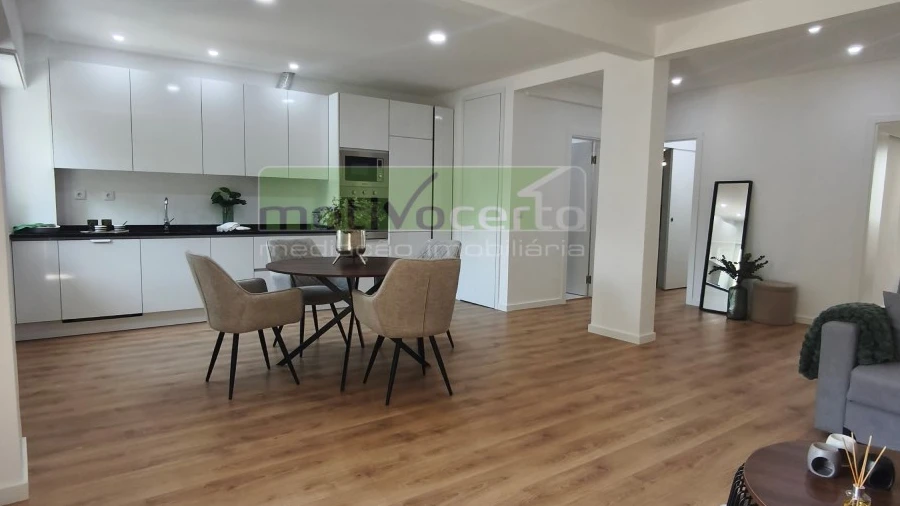 Apartamento T3 para Venda em Benfica