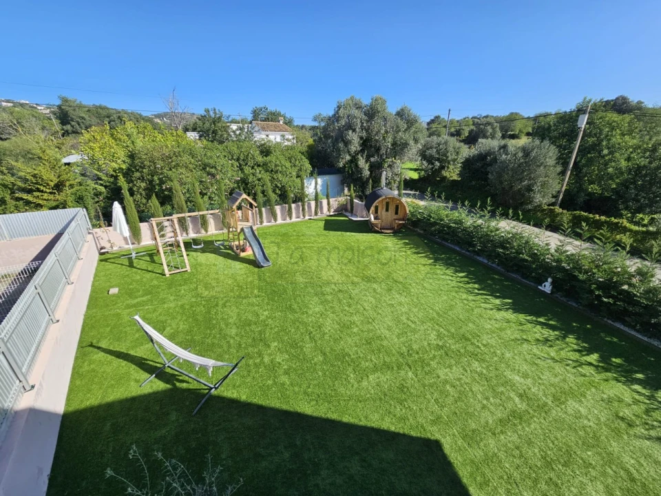 Moradia T4 para Venda em Santa Barbara de Nexe Foto 26