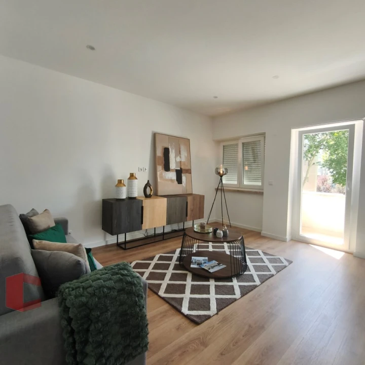 Apartamento T3 para Venda em Benfica Foto 2