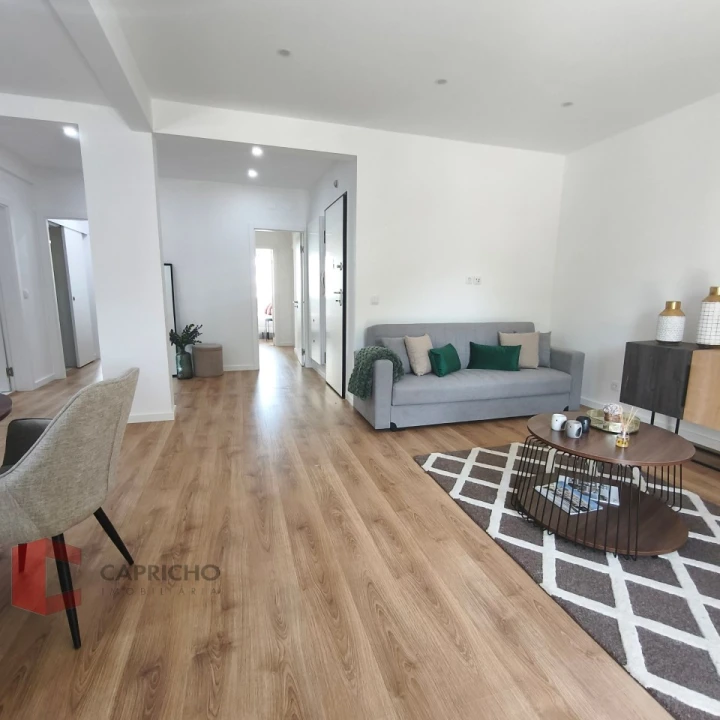Apartamento T3 para Venda em Benfica Foto 5