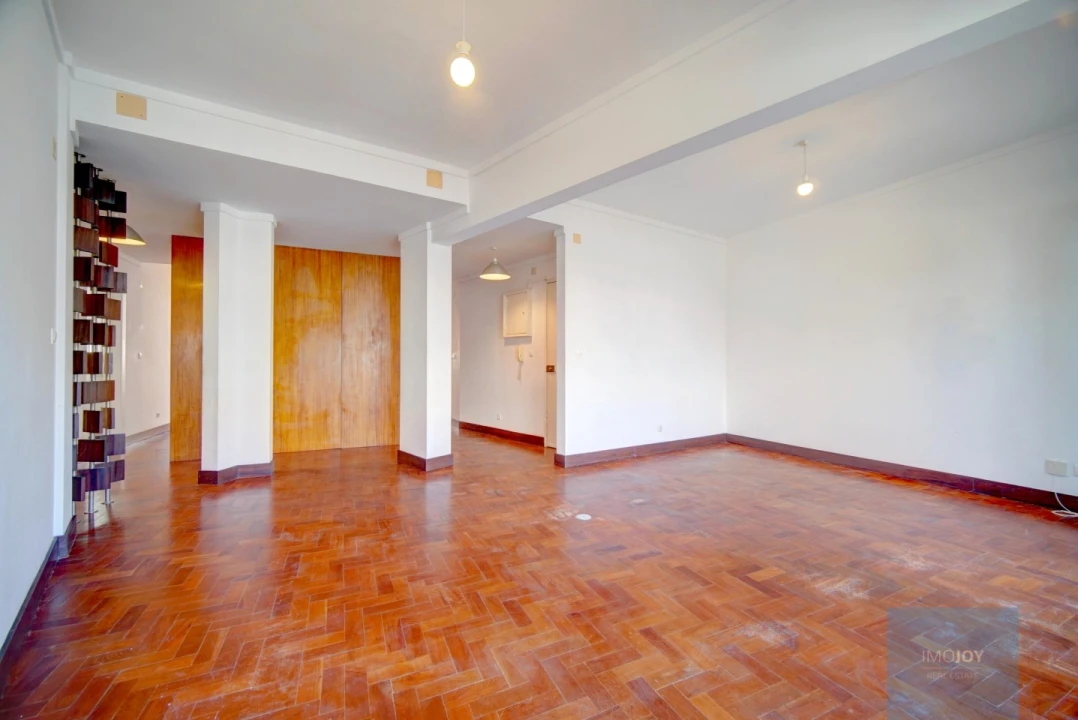 Apartamento T2 para Venda em Algés, Linda-A-Velha e Cruz Quebrada-Dafundo Foto 3