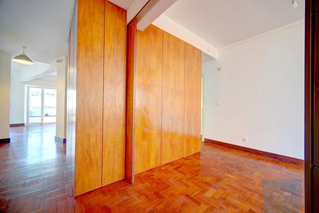 Apartamento T2 para Venda em Algés, Linda-A-Velha e Cruz Quebrada-Dafundo Foto 10