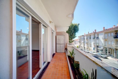 Apartamento T2 para Venda em Algés, Linda-A-Velha e Cruz Quebrada-Dafundo