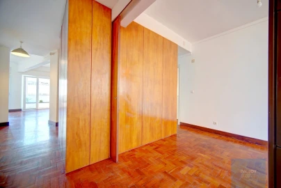 Apartamento T2 para Venda em Algés, Linda-A-Velha e Cruz Quebrada-Dafundo