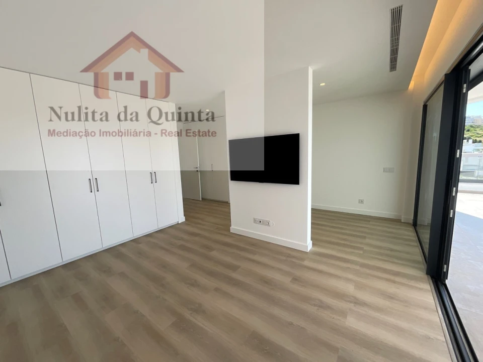 Moradia T5 para Venda em Albufeira e Olhos de Água Foto 42