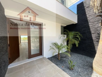 Moradia T5 para Venda em Albufeira e Olhos de Água