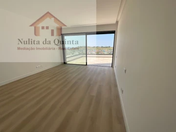 Moradia T5 para Venda em Albufeira e Olhos de Água