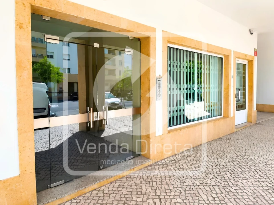Loja para Venda em Carnide Foto 1