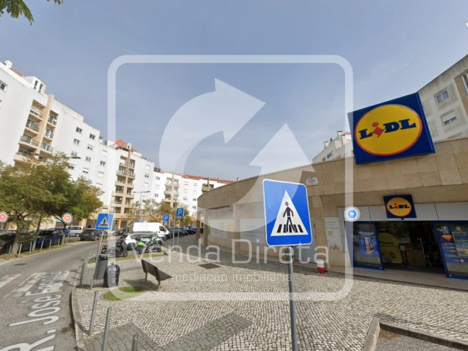 Loja para Venda em Carnide Foto 17