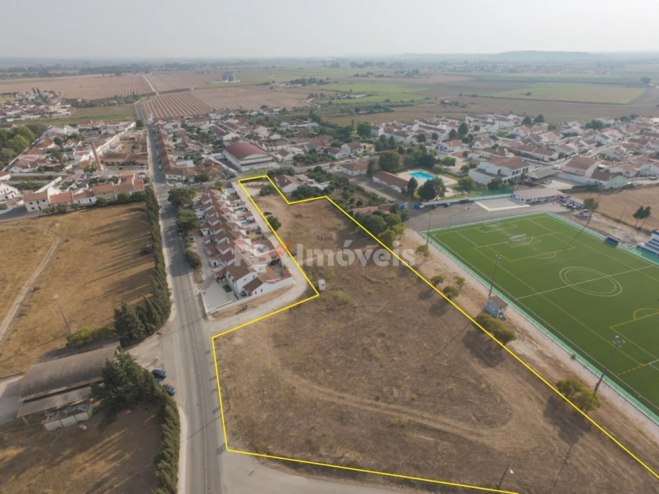 Terreno para Venda em Azinhaga Foto 1