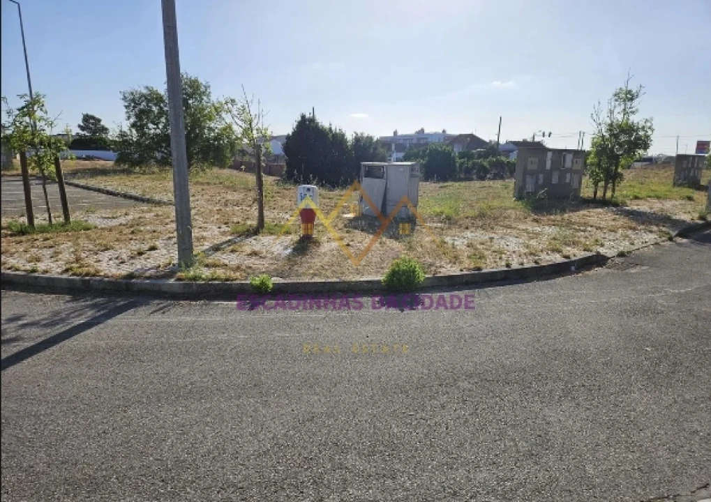 Terreno para Venda em Sarilhos Grandes Foto 14