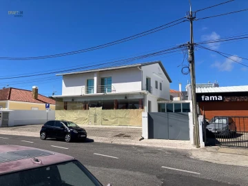 Loja para Arrendamento em Alcabideche