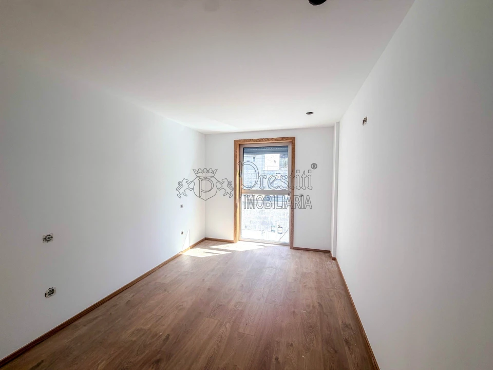 Apartamento T2 para Arrendamento em Urgezes Foto 5