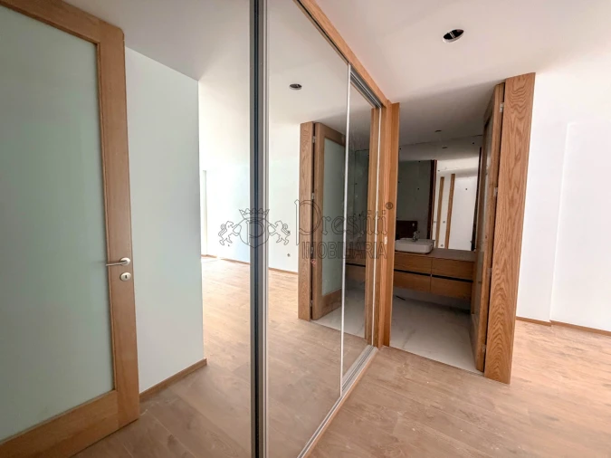 Apartamento T2 para Arrendamento em Urgezes Foto 7