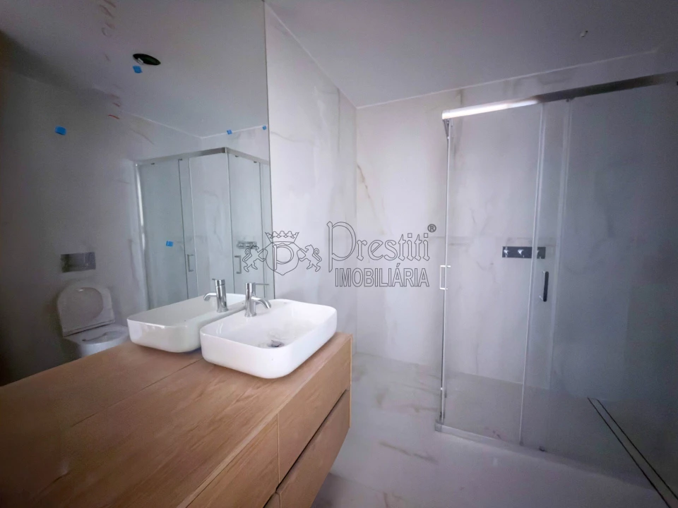 Apartamento T2 para Arrendamento em Urgezes Foto 4
