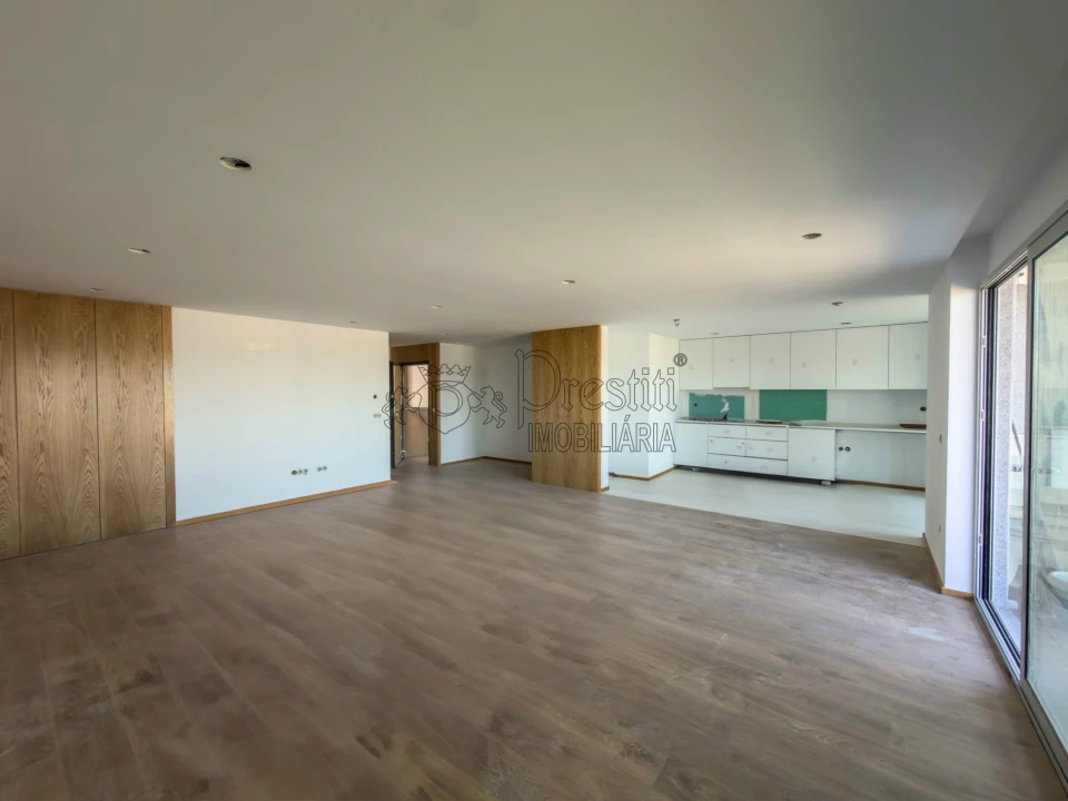 Apartamento T2 para Arrendamento em Urgezes Foto 3
