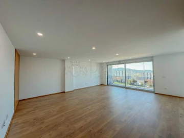 Apartamento T3 para Arrendamento em Urgezes