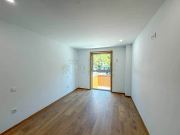 Apartamento T3 para Arrendamento em Urgezes