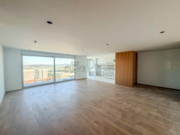 Apartamento T3 para Arrendamento em Urgezes