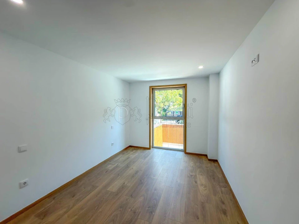 Apartamento T3 para Arrendamento em Urgezes Foto 14