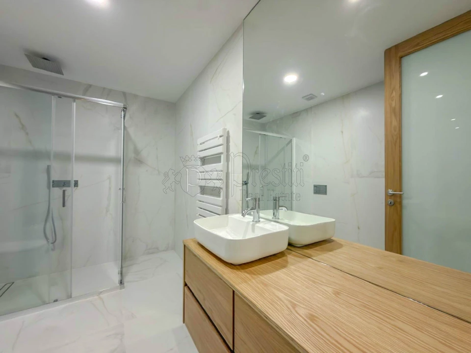 Apartamento T3 para Arrendamento em Urgezes Foto 16