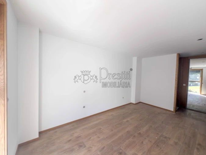 Apartamento T3 para Arrendamento em Urgezes Foto 8