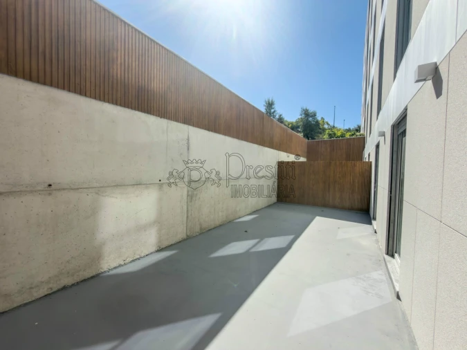 Apartamento T3 para Arrendamento em Urgezes Foto 14