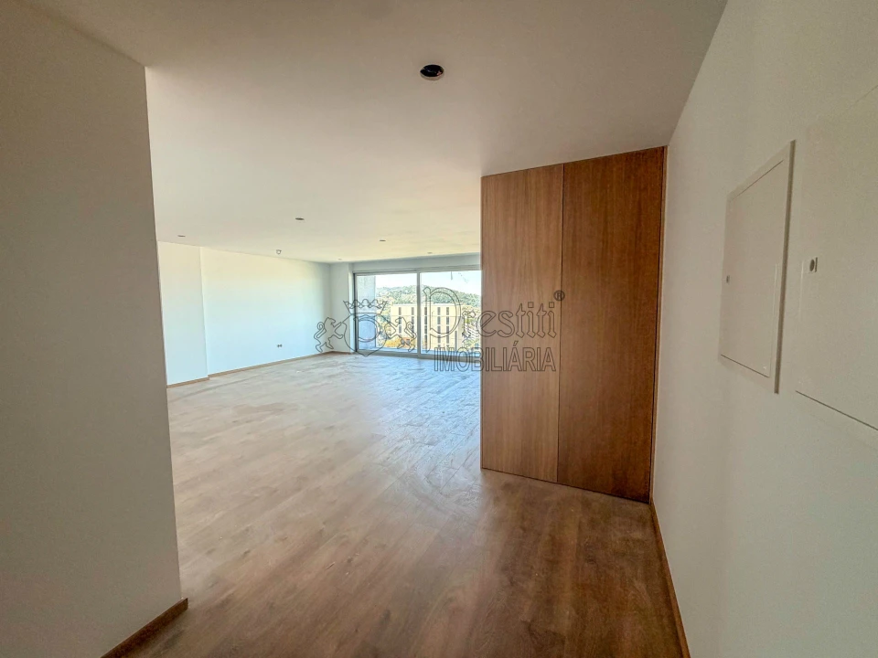 Apartamento T3 para Arrendamento em Urgezes Foto 2